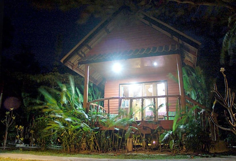 هتل Thiw Son Beach Resort