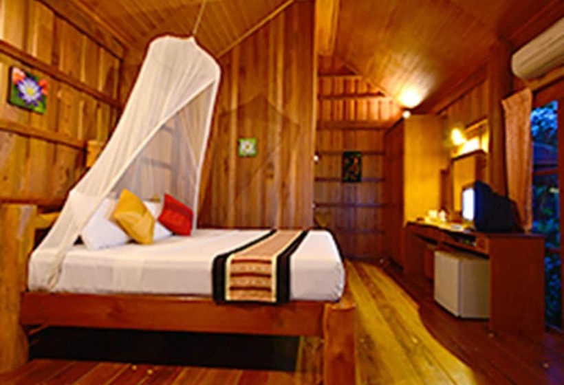 هتل Thiw Son Beach Resort