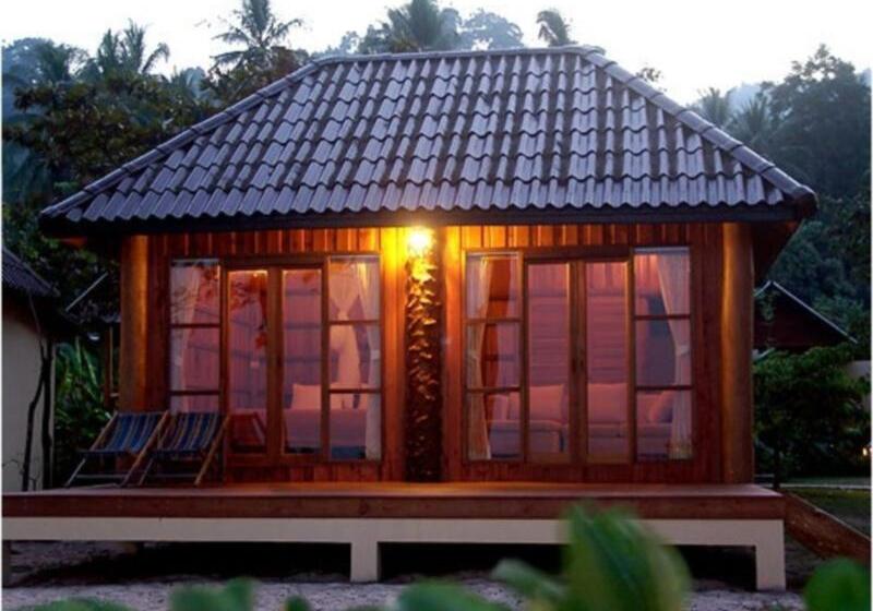 هتل Thiw Son Beach Resort