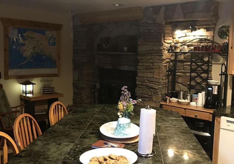 בית מלון כפרי Twin Peaks Lodge And Rv Park