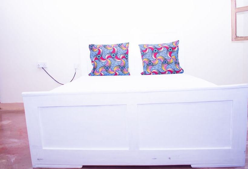 Kilihomebase & Campsite Hostel