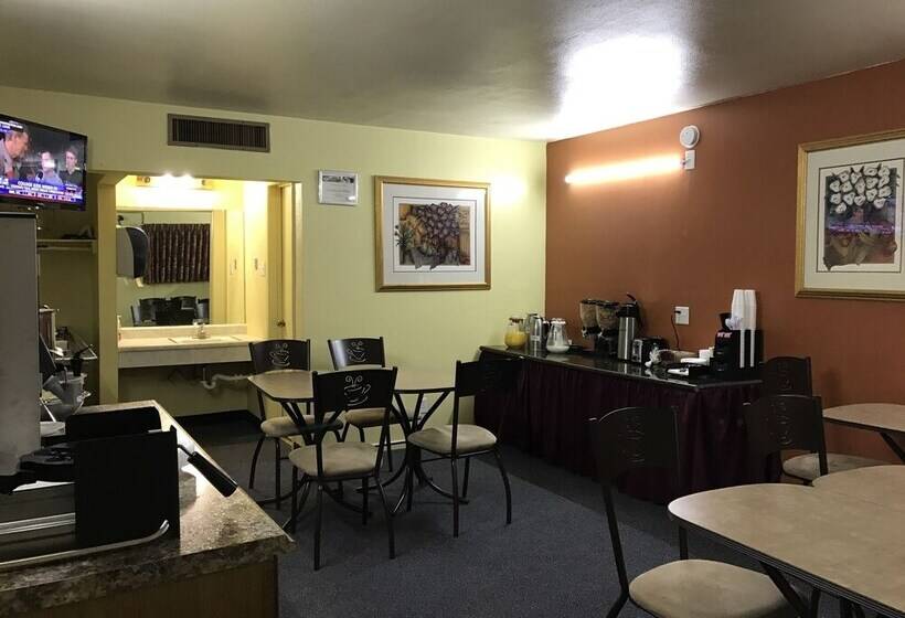 汽车旅馆  Shamrock Country Inn