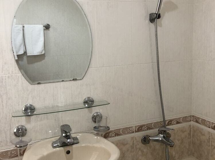 پانسیون Three Palms Homestay
