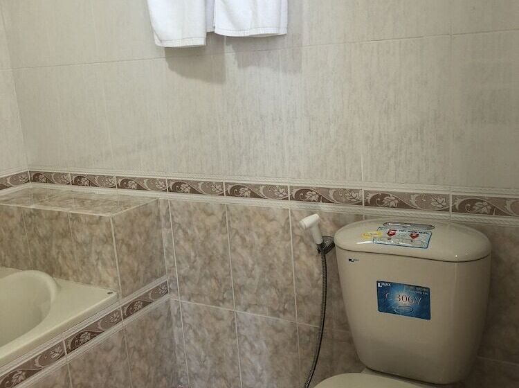 پانسیون Three Palms Homestay