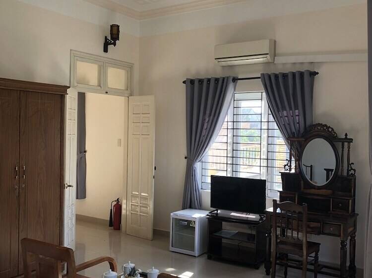 پانسیون Three Palms Homestay