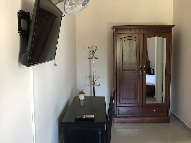 پانسیون Three Palms Homestay