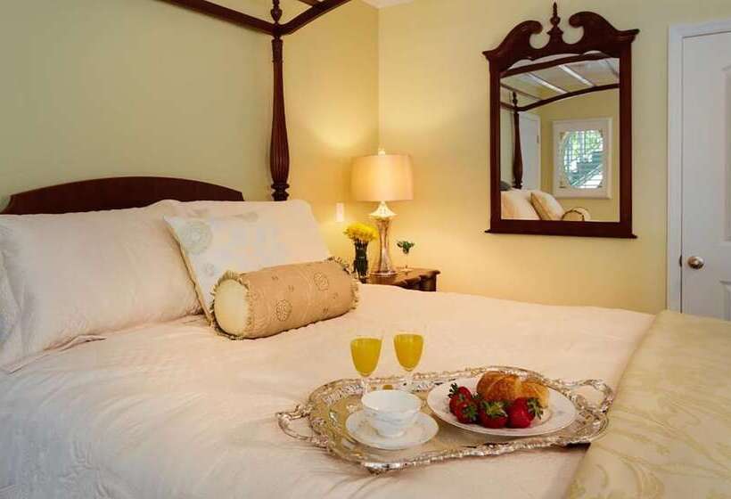 Seaglass Inn Bed And Breakfast