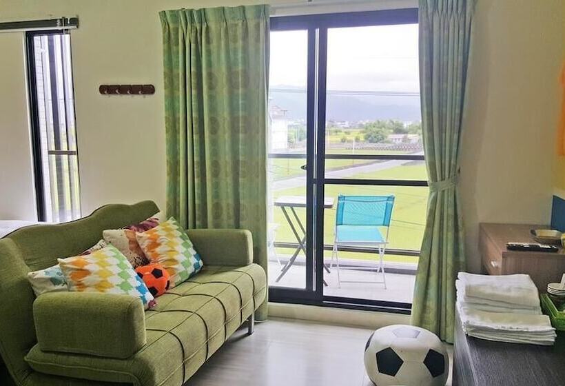 تختخواب و صبحانه Sports Home