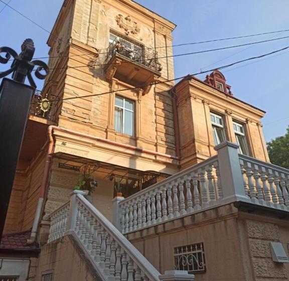 هاستل вілла графа