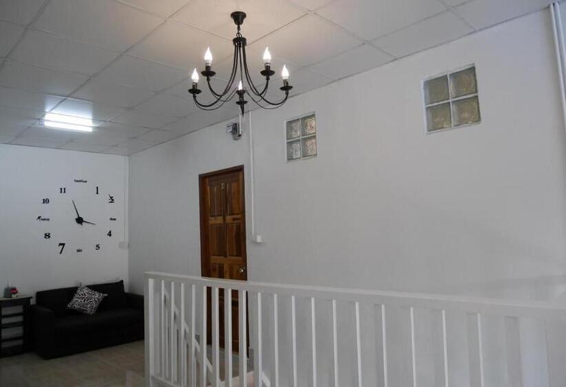 هاستل Nawee Guesthouse Sairee