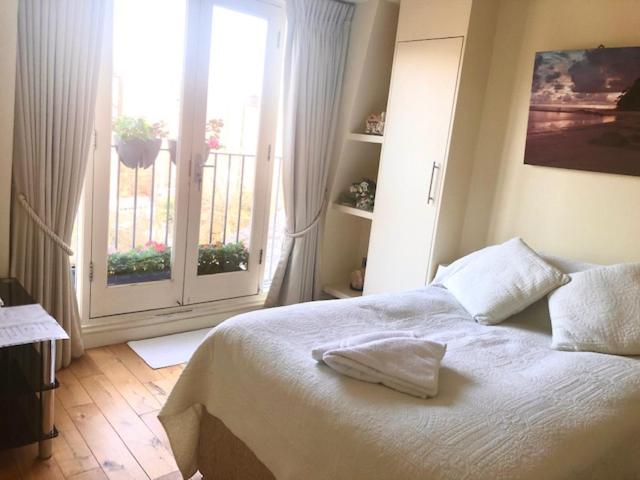 مبيت وإفطار Georgiana S Guesthouse