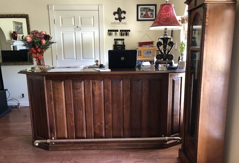 مبيت وإفطار The Abbé House Inn