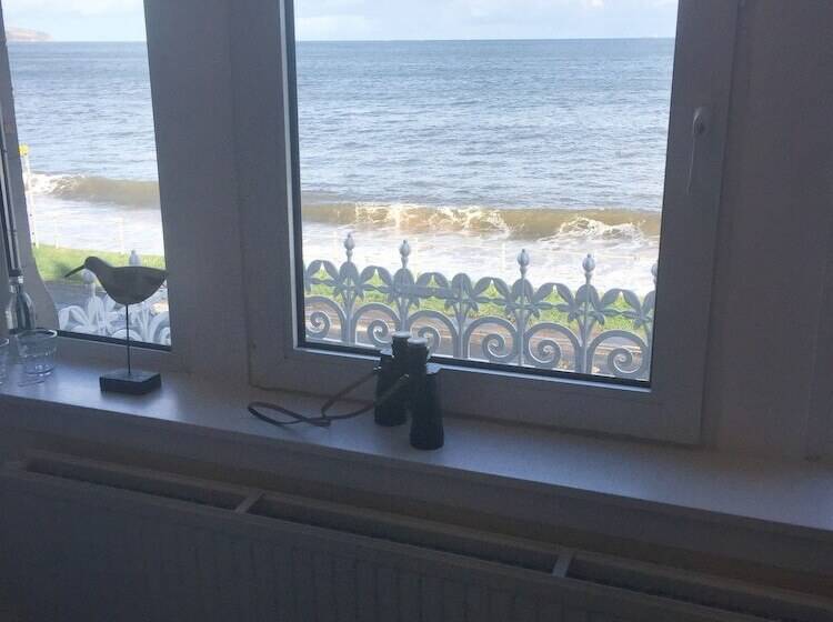 تختخواب و صبحانه Tigh Na Mara Guest House Rosemarkie  Breakfast Optional