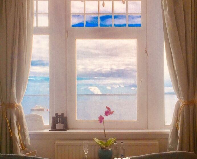 تختخواب و صبحانه Tigh Na Mara Guest House Rosemarkie  Breakfast Optional