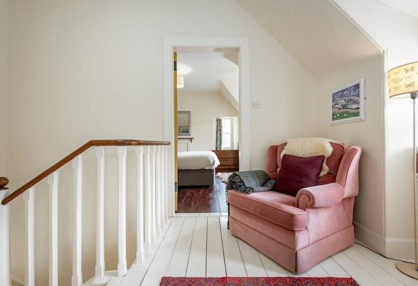 Gardeners Cottage
