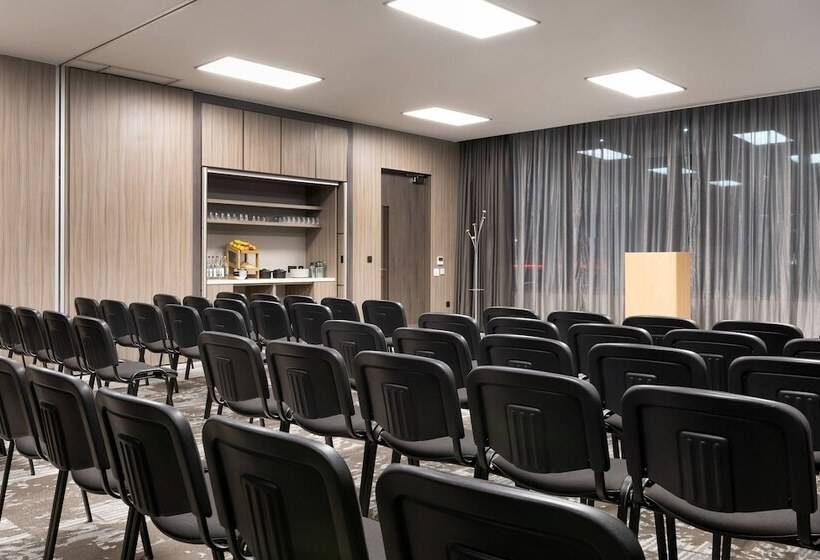 Ac Hotel By Marriott Manchester City Centre