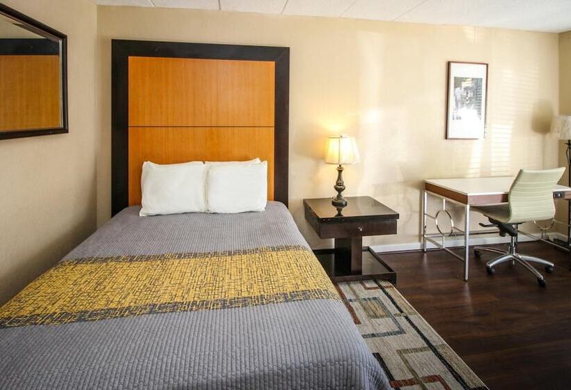 בית מלון כפרי Apm Inn And Suites
