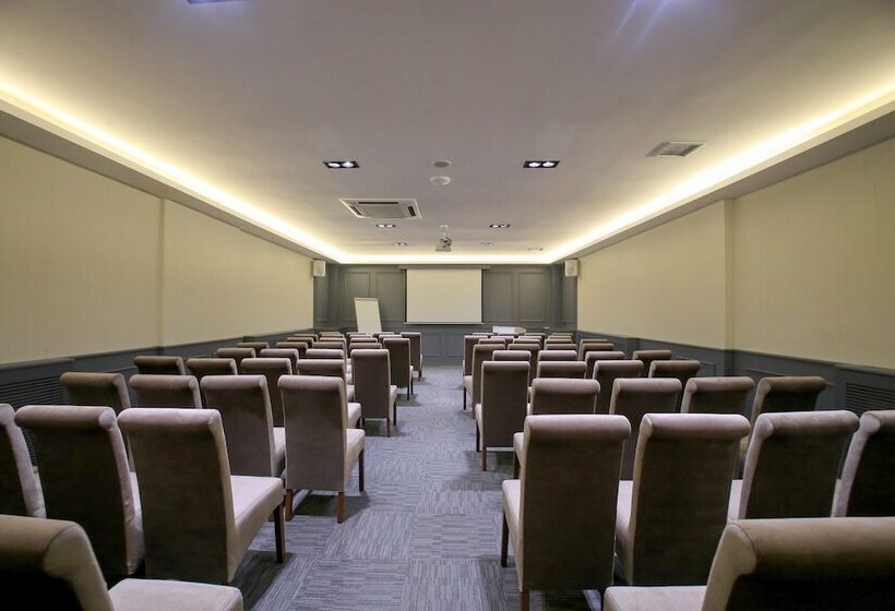 Aymi̇ra Hotel & Spa