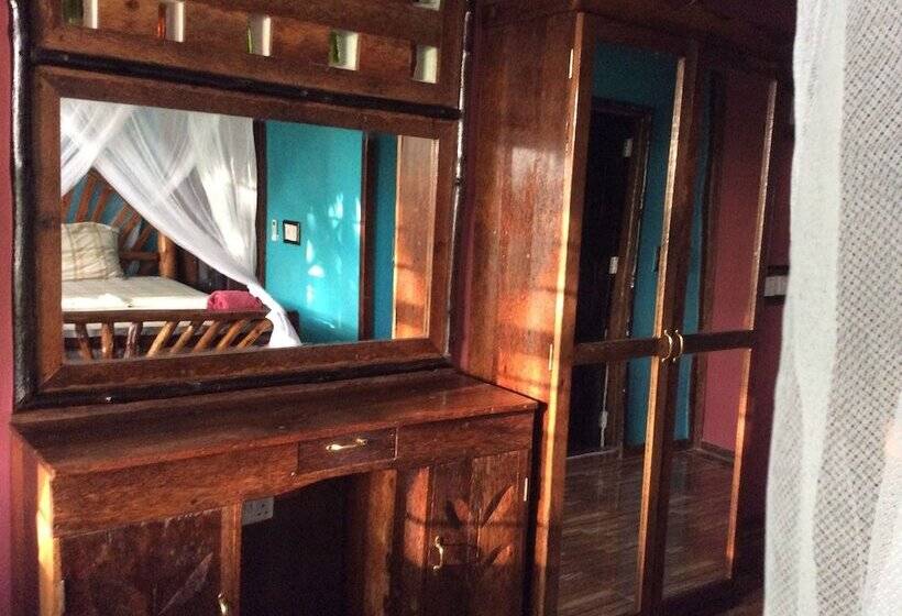 هتل Kajibange Bar And Guesthouse