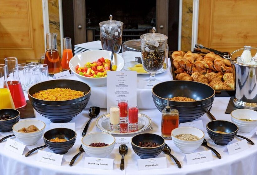 هتل The Jockey Club Rooms