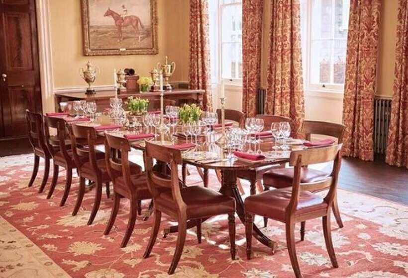 هتل The Jockey Club Rooms