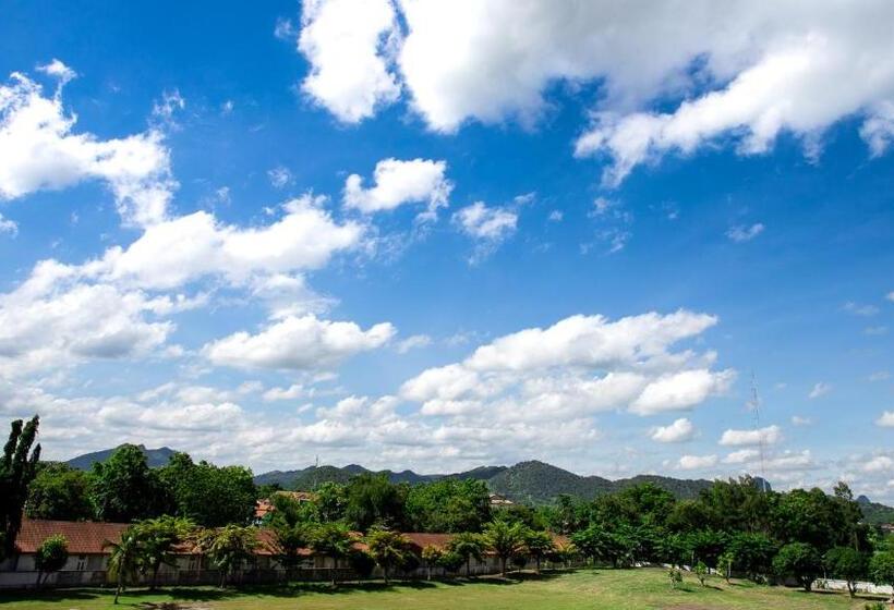 O2 Hotel Lopburi