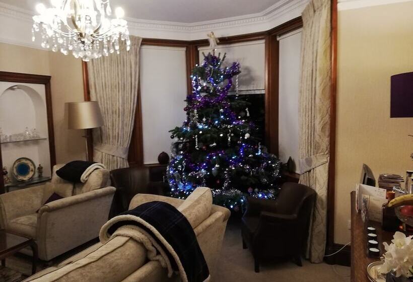 پانسیون Carradales Luxury Guest House