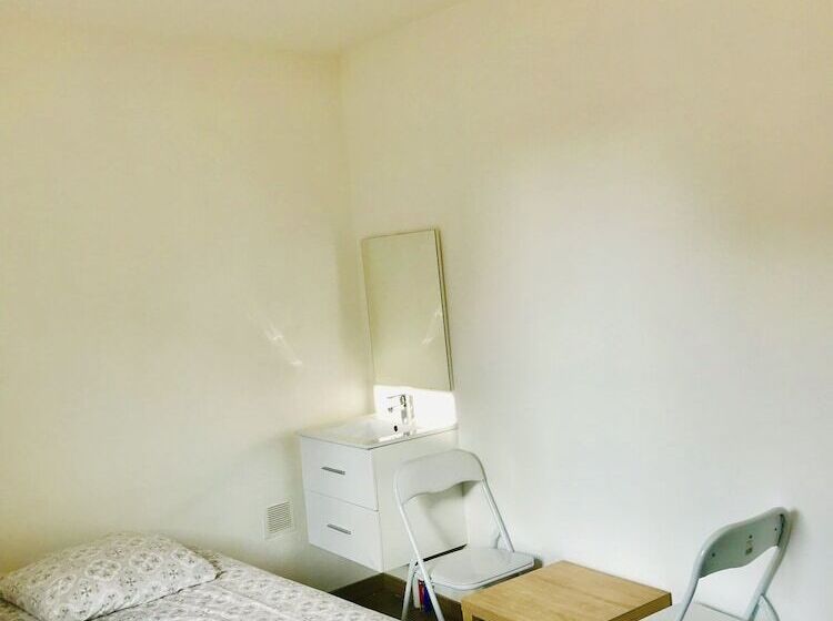 پانسیون Chambres Privées Ysy