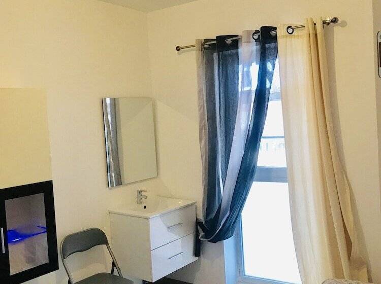 پانسیون Chambres Privées Ysy