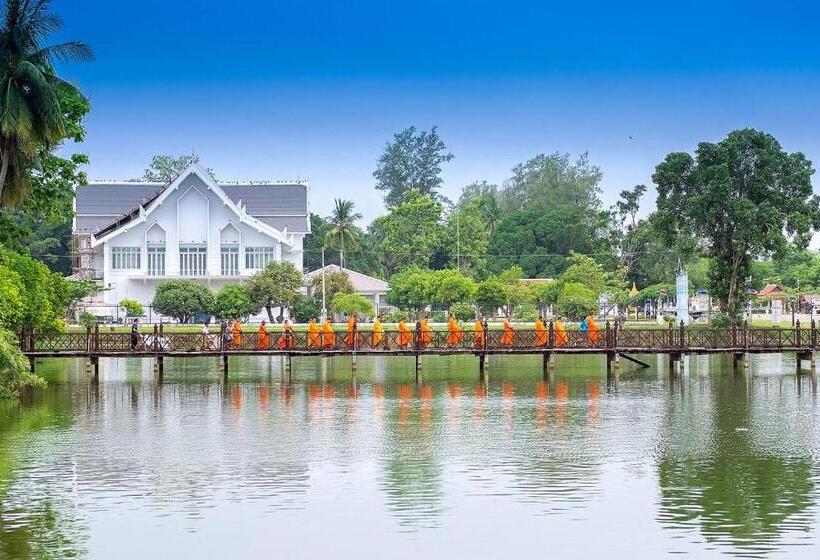 بنسيون Phiphu Art And Gallery Boutique Sukhothai