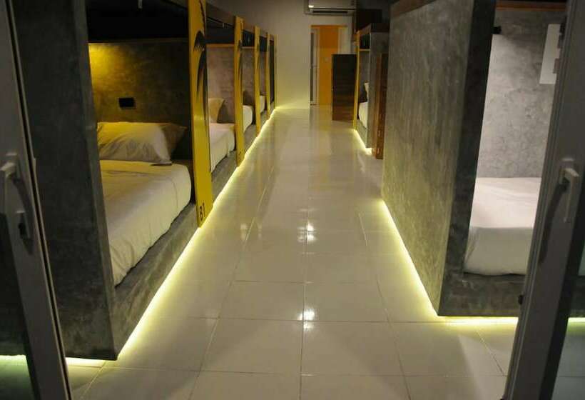 Oasis Hotel Pods   Adults Only   Hostel
