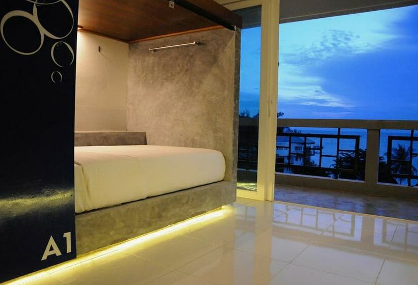 Oasis Hotel Pods   Adults Only   Hostel