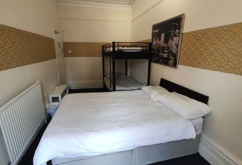هاستل The George Backpackers