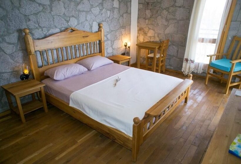 تختخواب و صبحانه Farmidaya Biotel