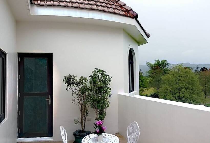 تختخواب و صبحانه Gihak Homestay