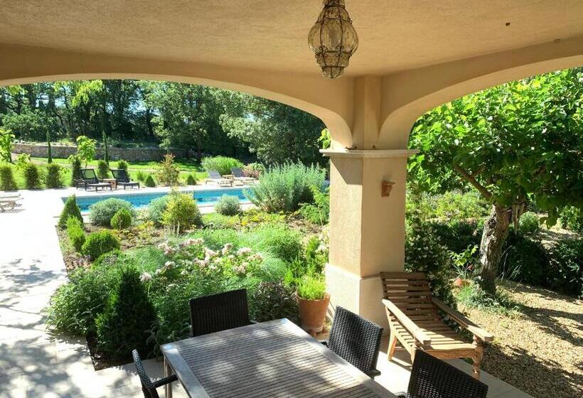 تختخواب و صبحانه La Bastide Des Enquèses