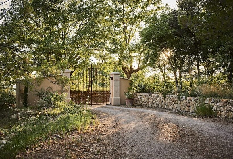 تختخواب و صبحانه La Bastide Des Enquèses