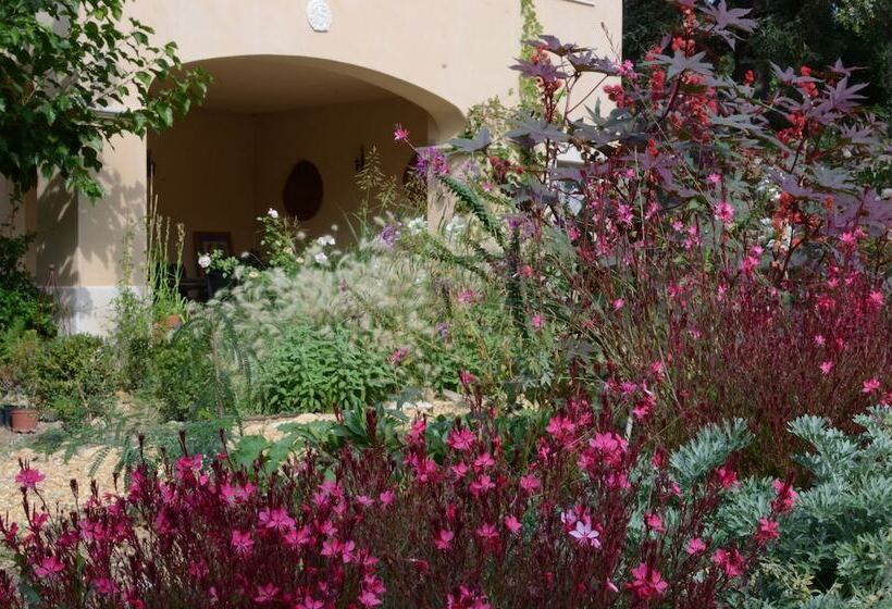 تختخواب و صبحانه La Bastide Des Enquèses