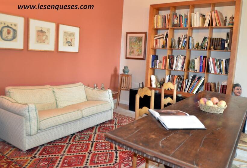 تختخواب و صبحانه La Bastide Des Enquèses