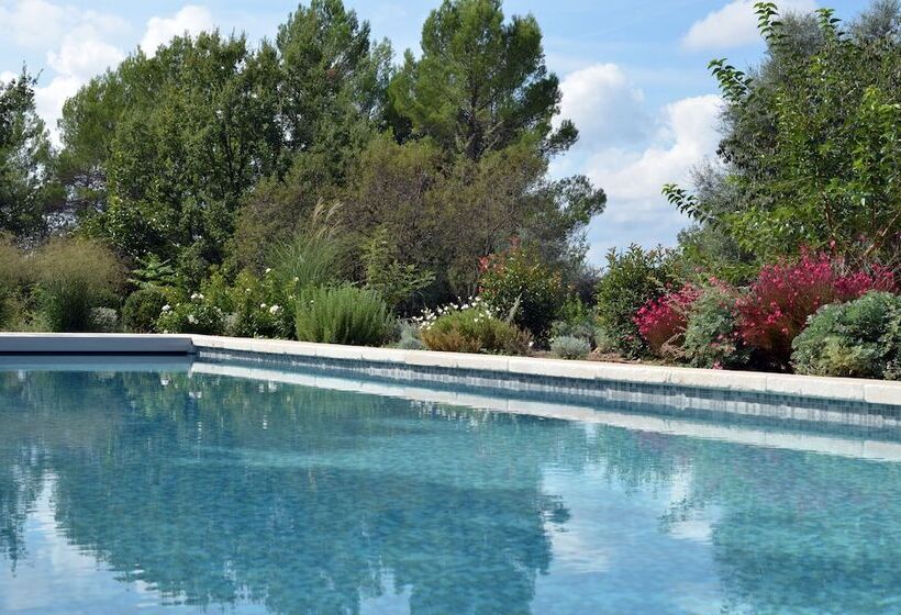 تختخواب و صبحانه La Bastide Des Enquèses
