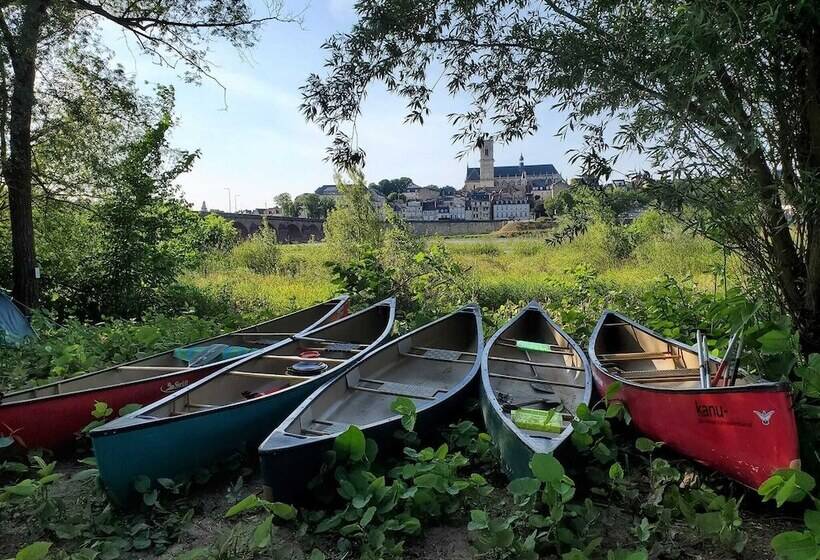 هتل Camping De Nevers