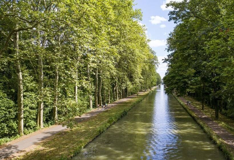 هتل Camping De Nevers