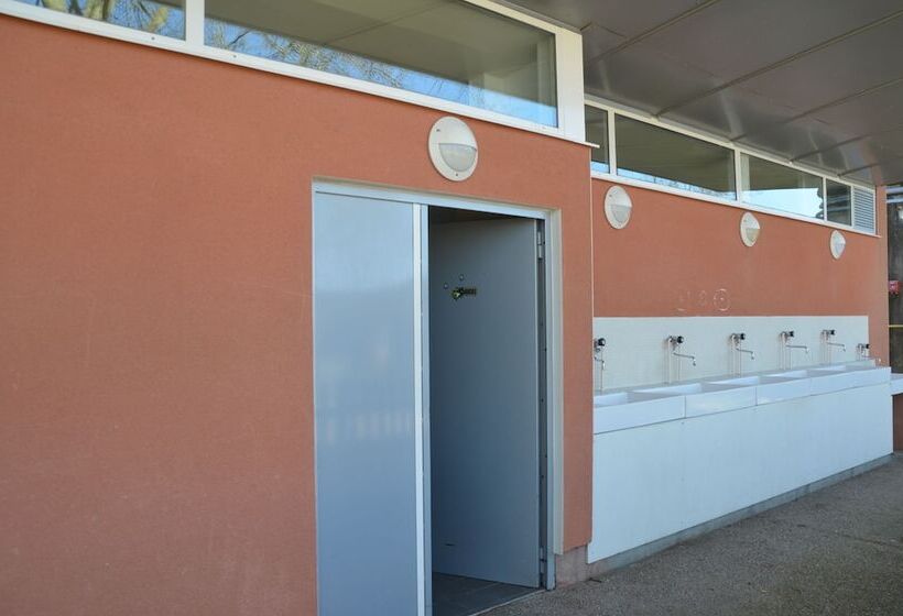 هتل Camping De Nevers