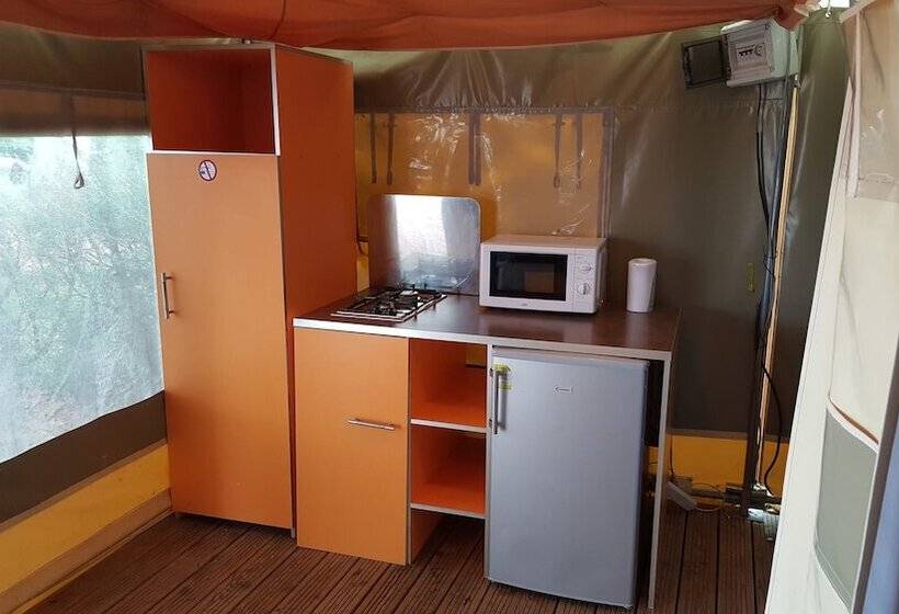 هتل Camping De Nevers