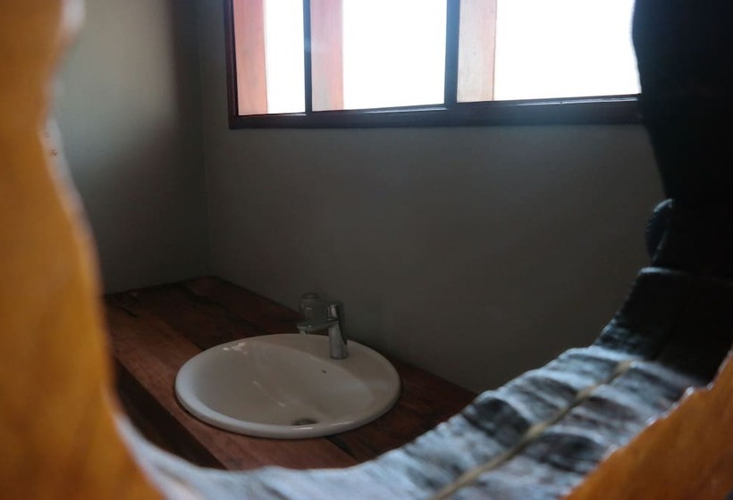 هتل Enyati Lodge