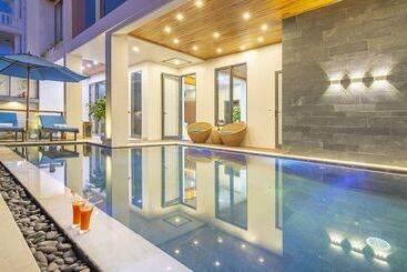 هتل Hoi An Majestic Villa