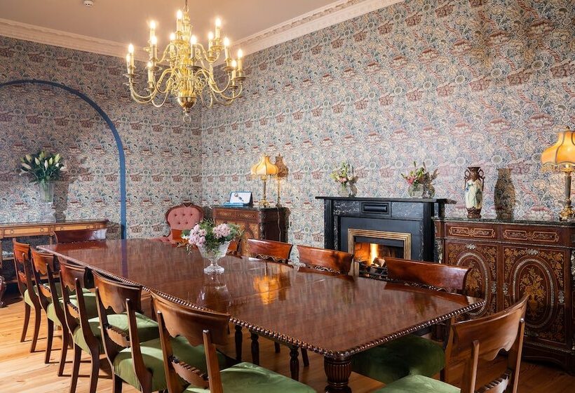 فندق Killeavy Castle Estate