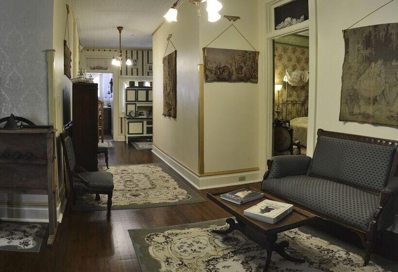 Mcfarlin House B&b