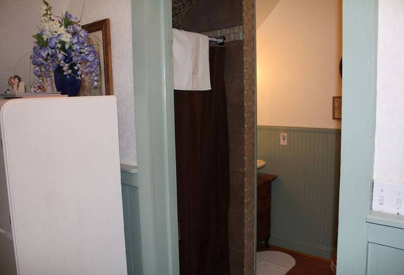 Mcfarlin House B&b