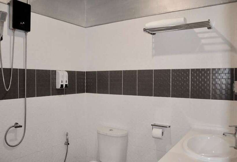 Oasis Hotel Pods   Adults Only   Hostel